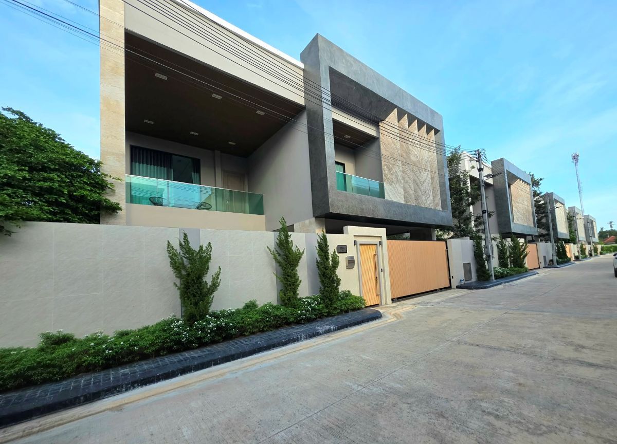 4 HS1451 – 3Bedrooms 2-Storey Pool Villa House for Sale in Madcha Nirvana Pattaya in Huay Yai