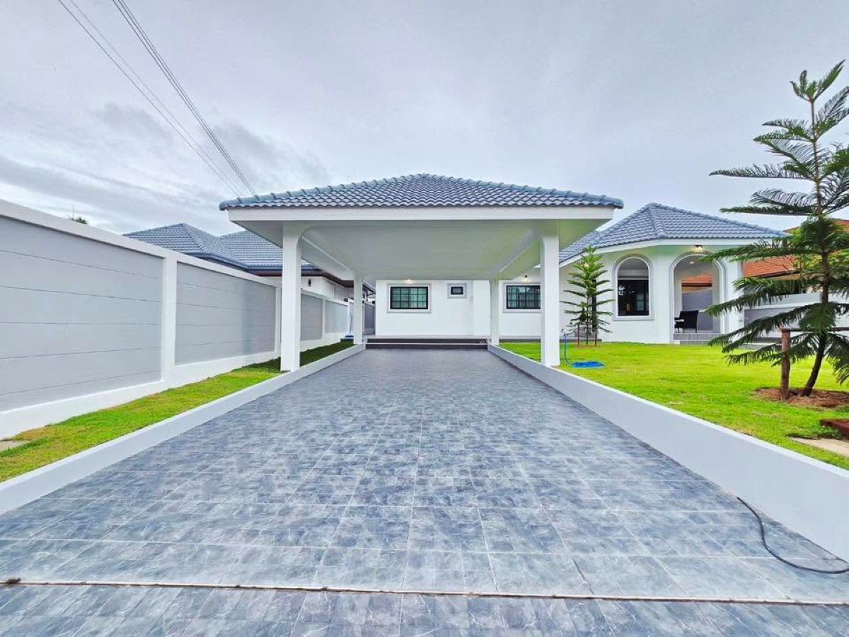 HS1454 – 4Bedrooms Pool Villa House for Sael in Mab Prachan Village in Mab Prachan Lake