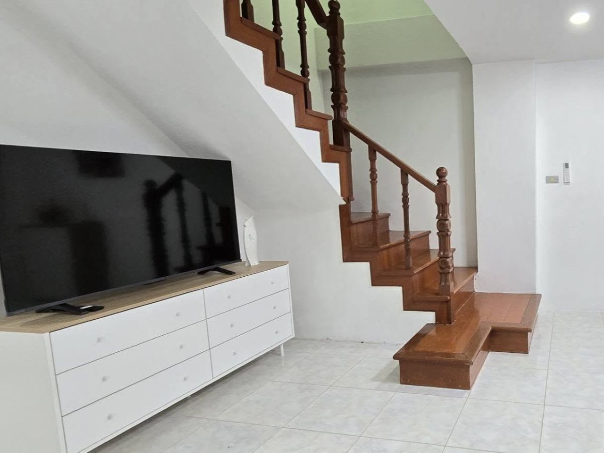 TR0018-4 Bedroom Townhouse for Rent in Corrib Village in  Pratumnak Hill Soi 5