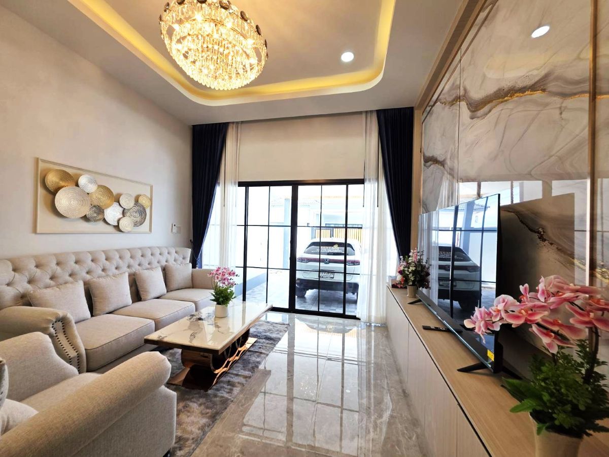 HR0885 – 4Bedrooms Newly built Pool Villa for Rent in Soi Siam Country Club