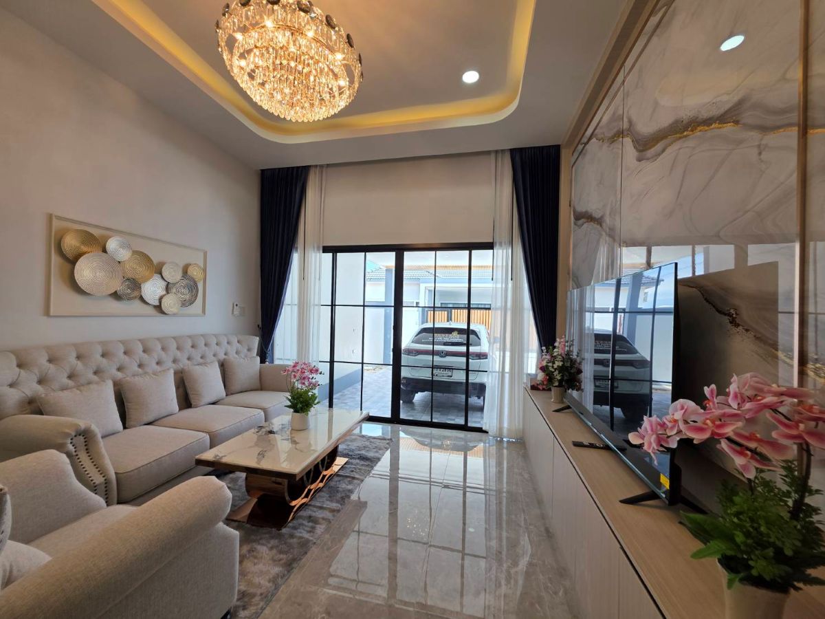 HR0885 – 4Bedrooms Newly built Pool Villa for Rent in Soi Siam Country Club