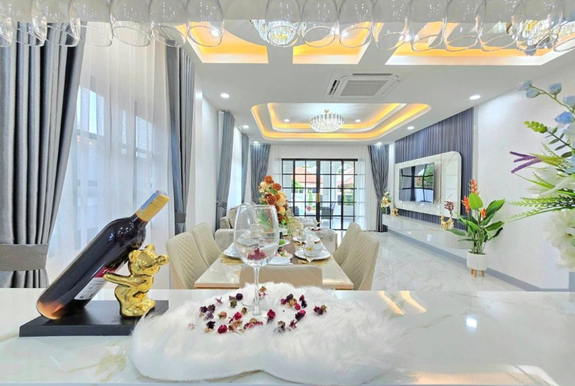 HS1454 – 4Bedrooms Pool Villa House for Sael in Mab Prachan Village in Mab Prachan Lake