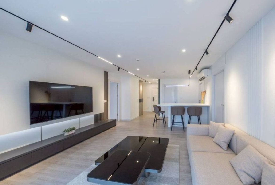 CS0981 – 3Bedrooms Condominium for Sale in Royal Hill Resort in Thappraya Rd