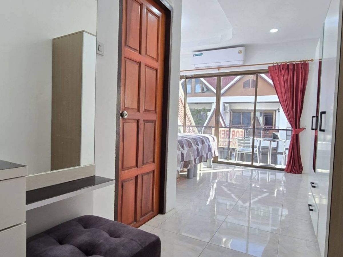TR0018-4 Bedroom Townhouse for Rent in Corrib Village in  Pratumnak Hill Soi 5