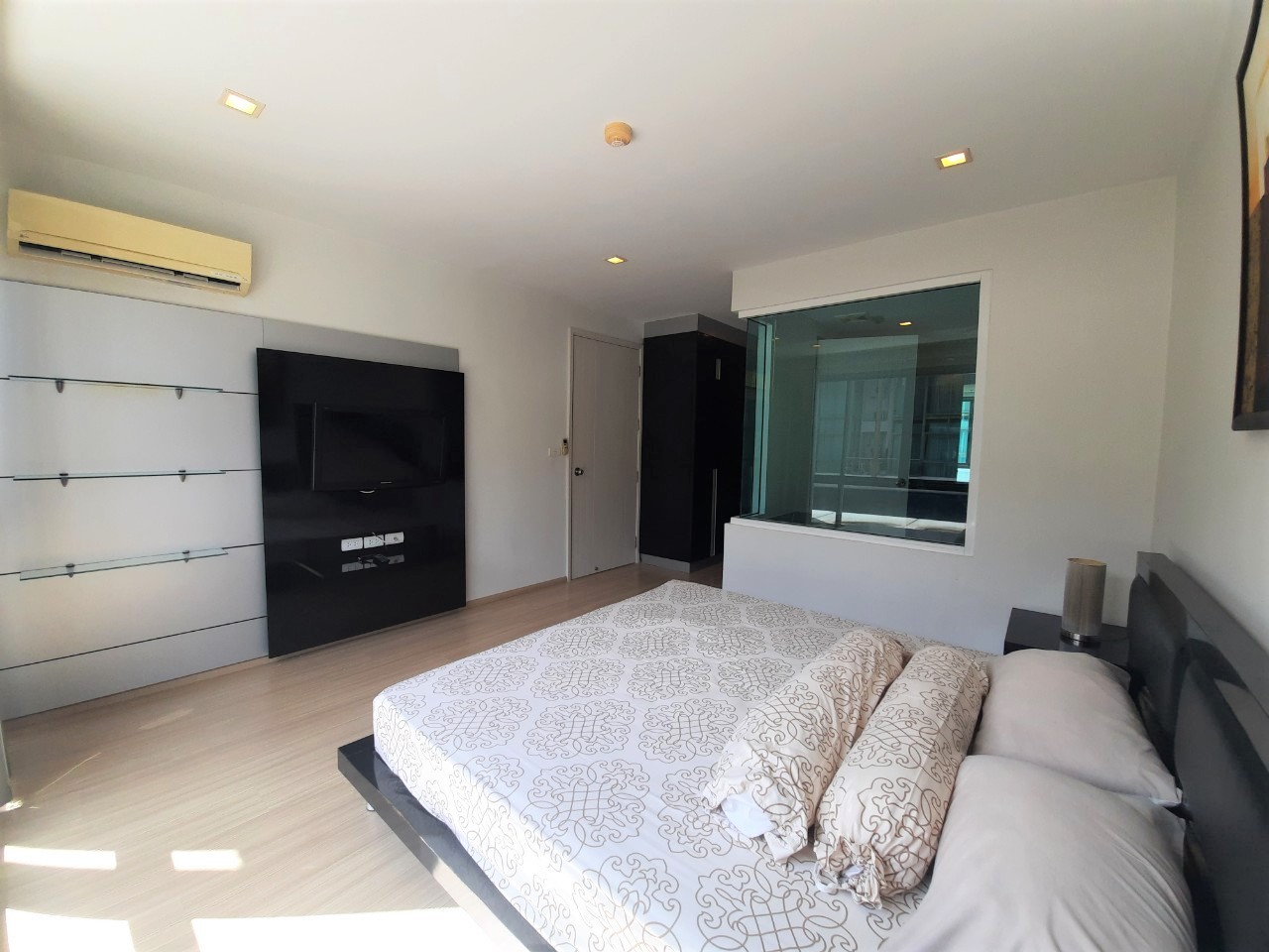 CS0990 – 2Bedrooms Condominium for Sale/Rent in The Urban Condominium in Soi Bua Khao