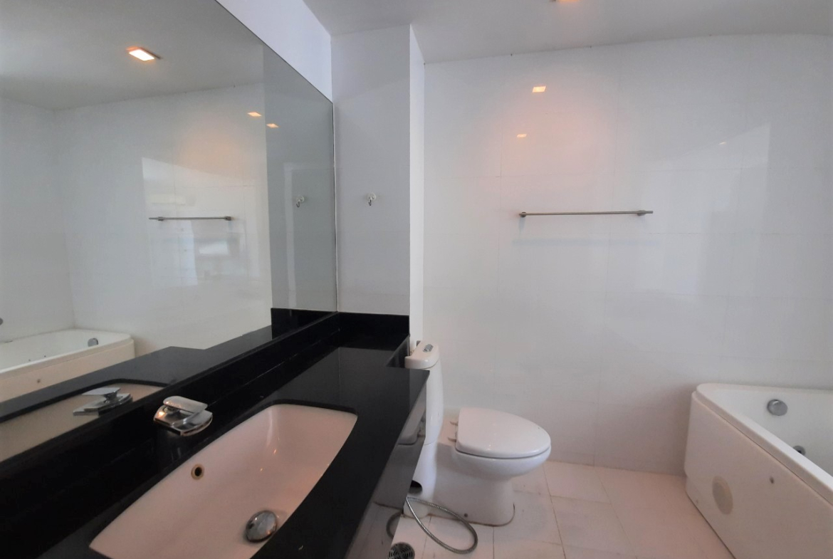 CS0990 – 2Bedrooms Condominium for Sale/Rent in The Urban Condominium in Soi Bua Khao