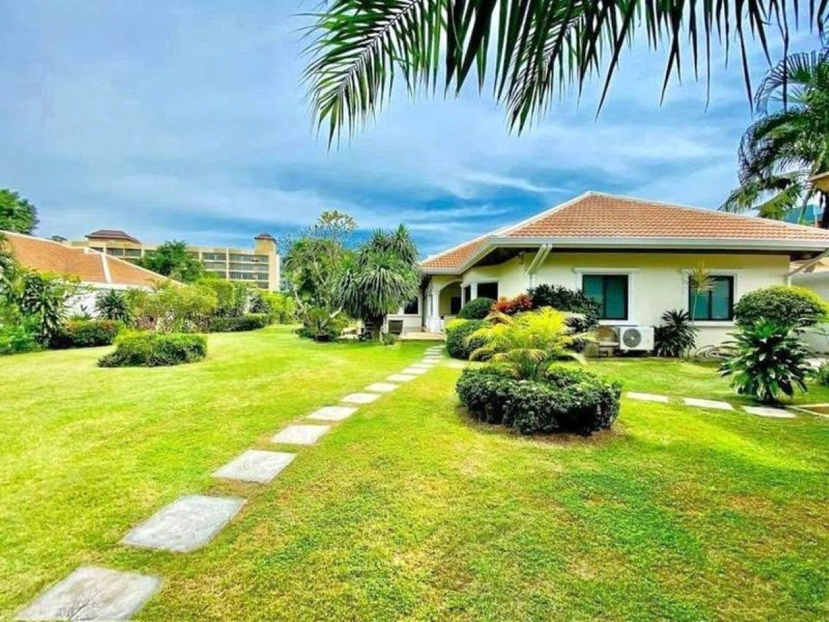 HR0889 – 3Bedroom Pool Villa House for Rent in Jomtien Park Village in Jomtien