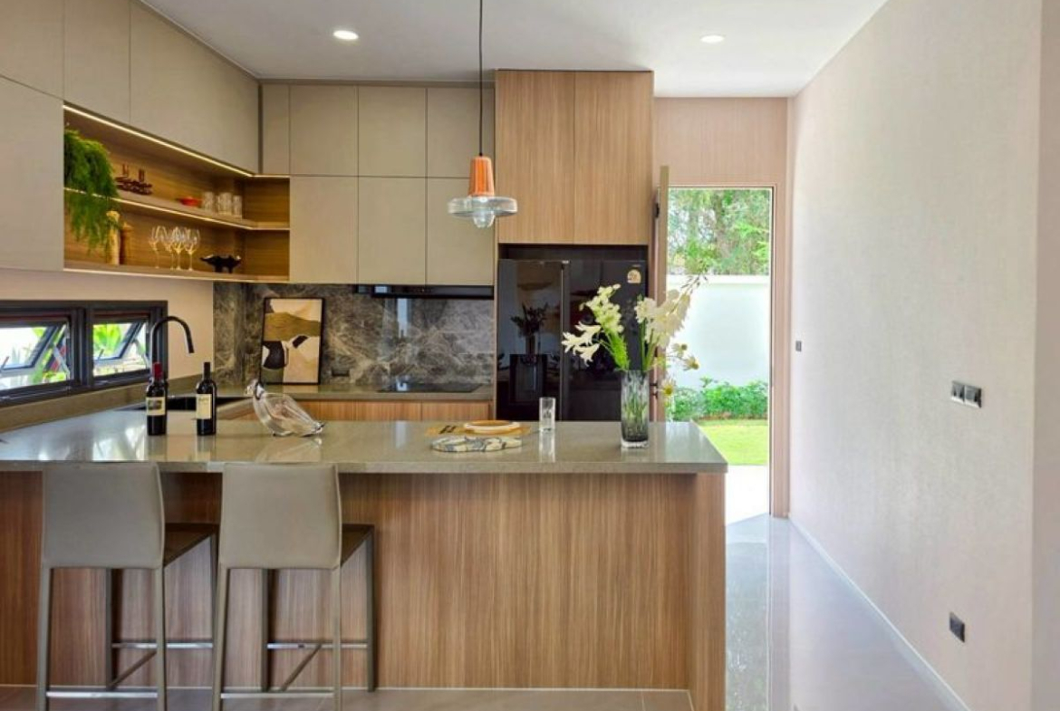 HS1482 – 6Bedroom 3-Storey Detached Pool Villa House for Sale in Vista Golden Beach in Jomtien