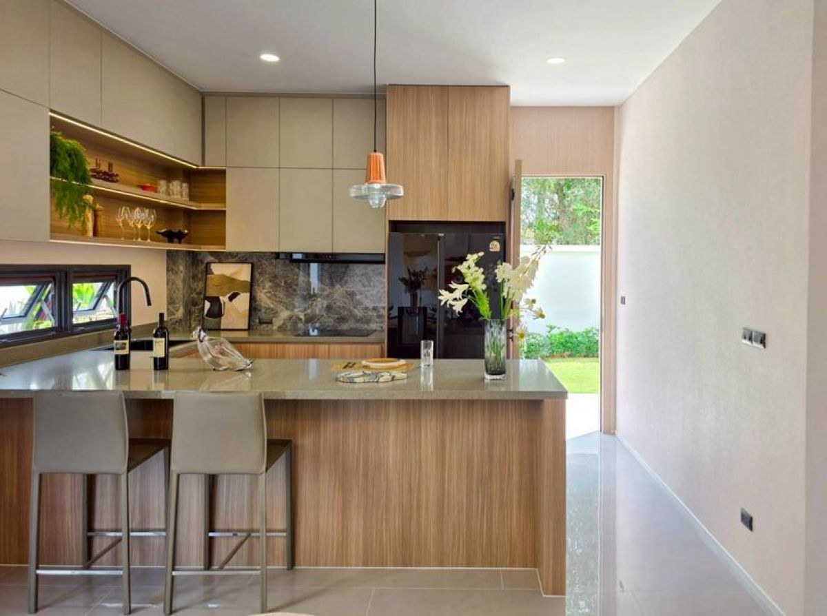 HS1482 – 6Bedroom 3-Storey Detached Pool Villa House for Sale in Vista Golden Beach in Jomtien