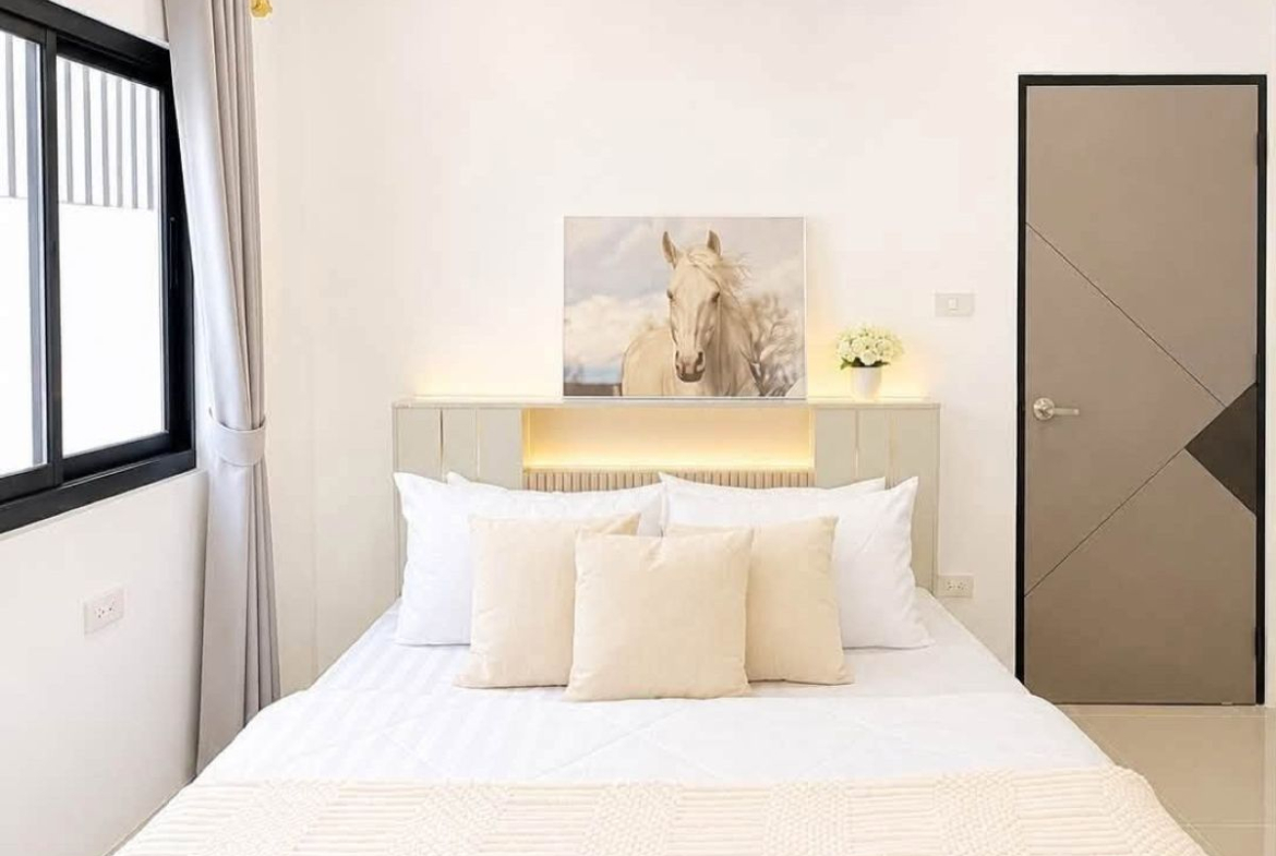 HS1484 -2Bedroom Single House for Sale in PattayaRungrueng Village in Noen Plub Wan