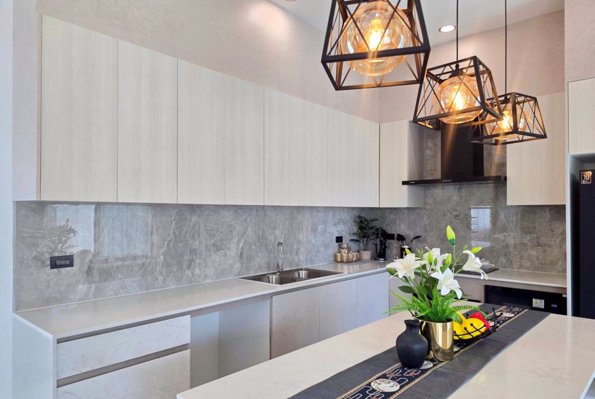 HS1481 – 4Bedroom Pool Villa House for Sale in The Private 22 in Soi Chaiyaporn Vithee