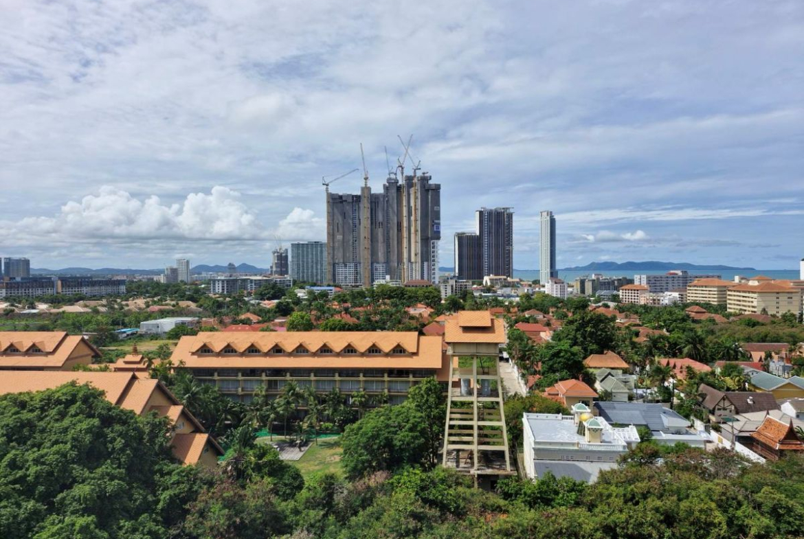 CS0987 – 2Bedrooms Condominium for Sale in View Talay 2B in Jomtien