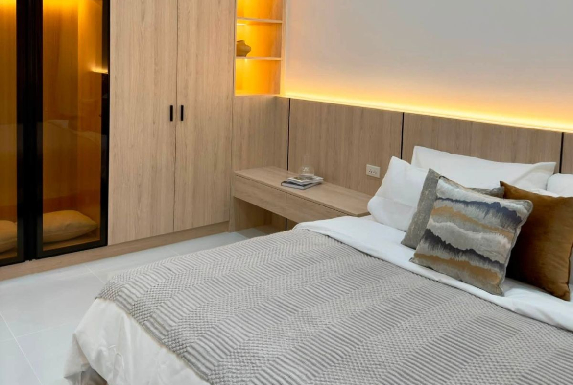 HS1478 – 5Bedroom Luxury Pool Villa for Sale in Pornprapa Nimit 32 in Soi Siam Country Club
