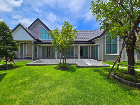 HS1481 – 4Bedroom Pool Villa House for Sale in The Private 22 in Soi Chaiyaporn Vithee