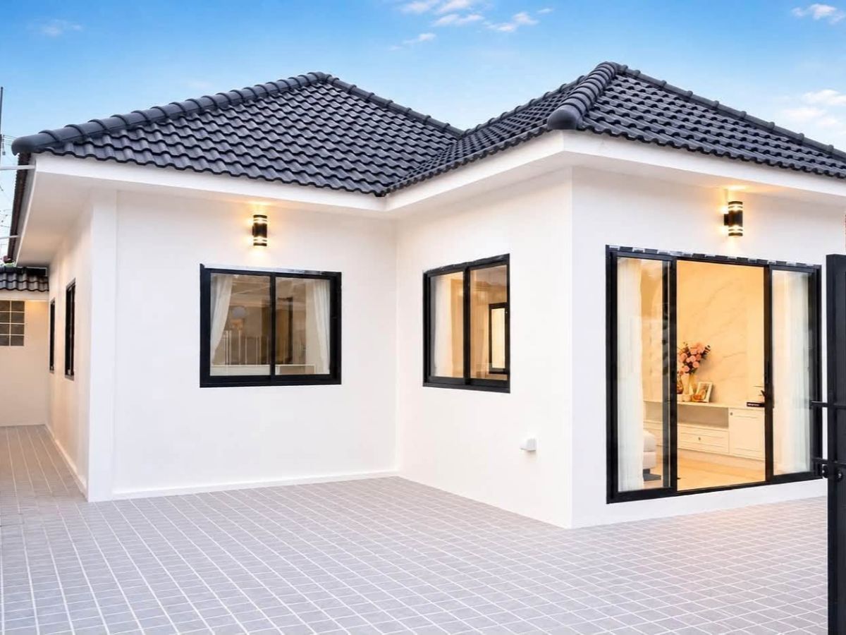 HS1484 -2Bedroom Single House for Sale in PattayaRungrueng Village in Noen Plub Wan