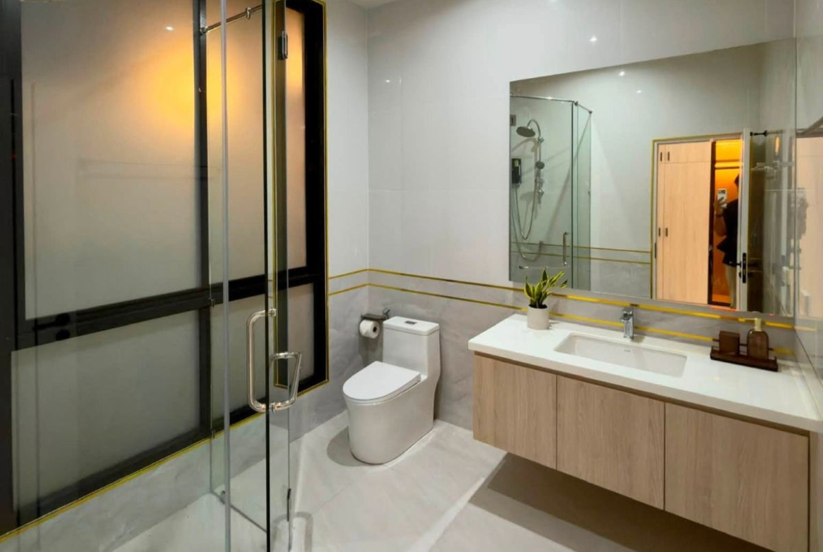 HS1478 – 5Bedroom Luxury Pool Villa for Sale in Pornprapa Nimit 32 in Soi Siam Country Club