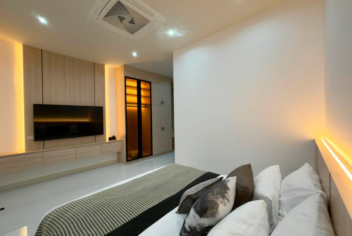 HS1478 – 5Bedroom Luxury Pool Villa for Sale in Pornprapa Nimit 32 in Soi Siam Country Club