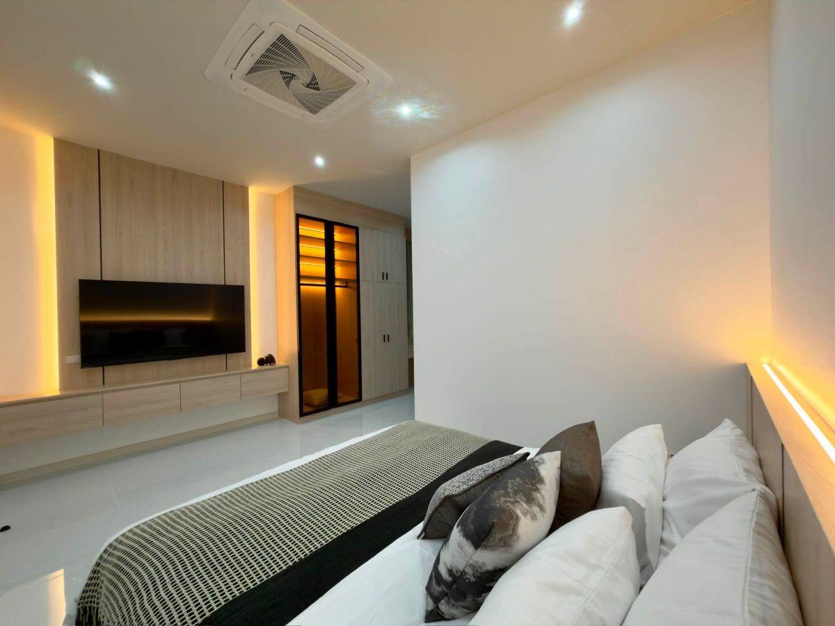 22 HS1478 – 5Bedroom Luxury Pool Villa for Sale in Pornprapa Nimit 32 in Soi Siam Country Club