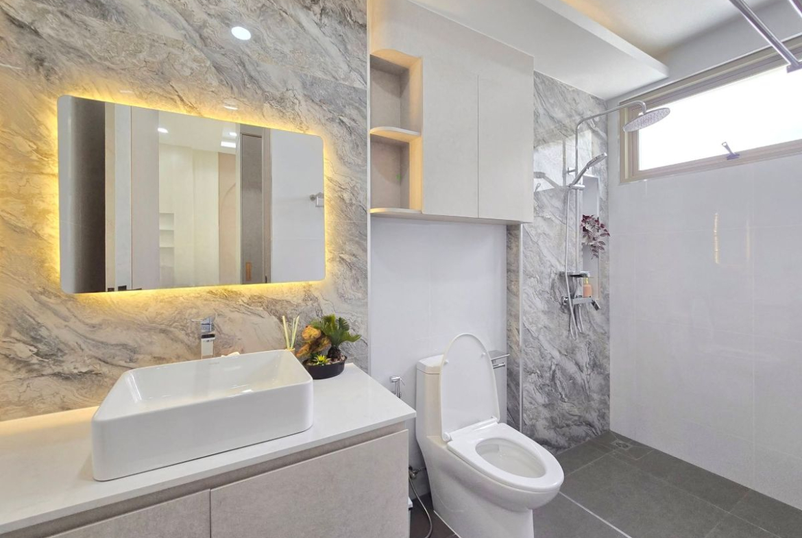 HS1481 – 4Bedroom Pool Villa House for Sale in The Private 22 in Soi Chaiyaporn Vithee