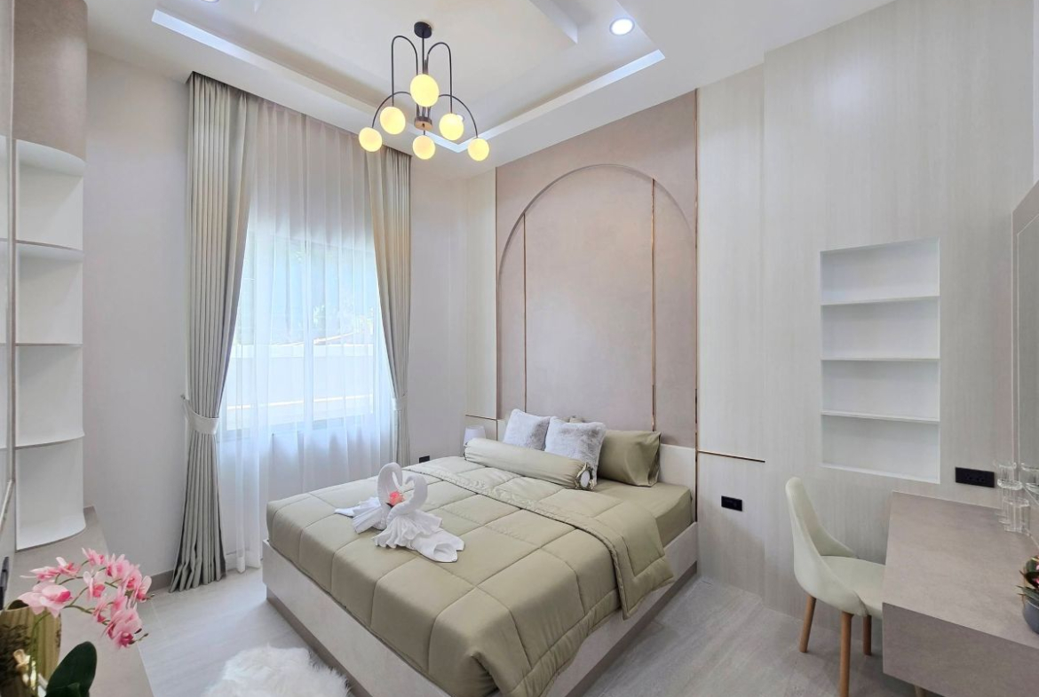 HS1481 – 4Bedroom Pool Villa House for Sale in The Private 22 in Soi Chaiyaporn Vithee