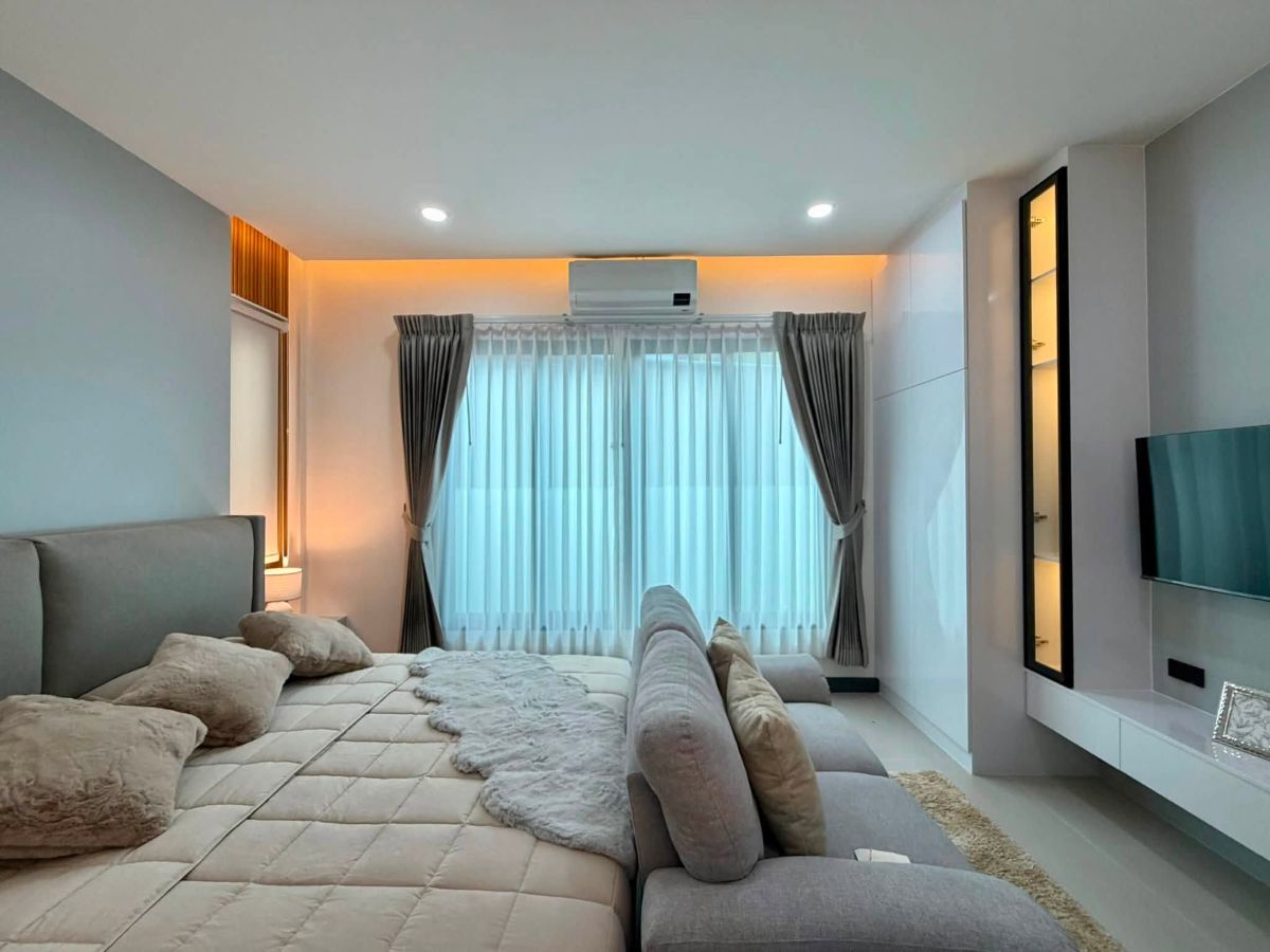 HS1472 – 3Bedrooms Modern Pool Villa House for Sale in Central Pattaya
