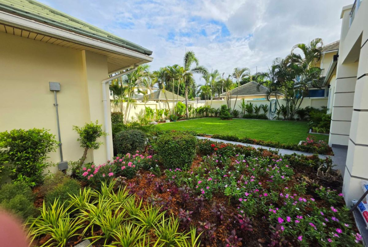HR0890 – 4Bedroom Pool Villa House for Rent in Green Field 5 in Nong Pla Lai