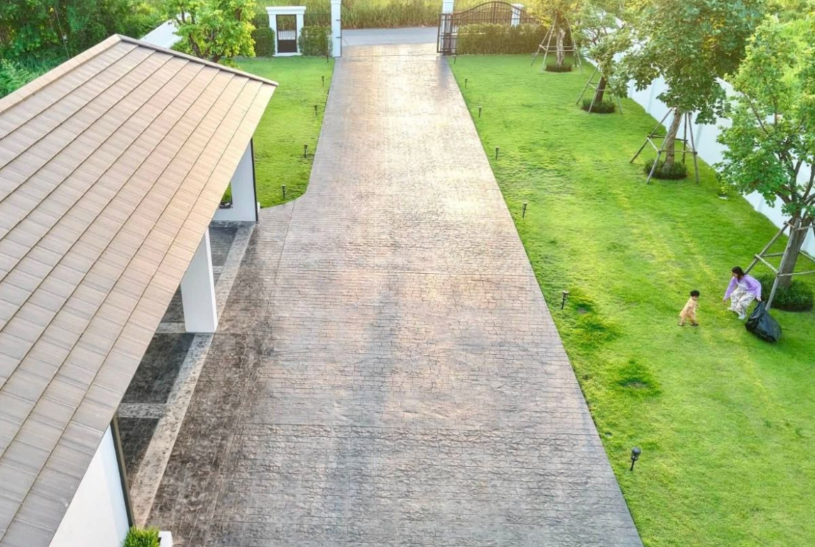 HS1478 – 5Bedroom Luxury Pool Villa for Sale in Pornprapa Nimit 32 in Soi Siam Country Club