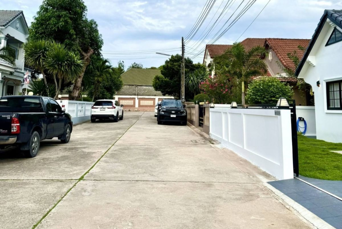 HS1470 – 3Bedroom Single House for Sale in Permsap Village in Soi Saim Country Club