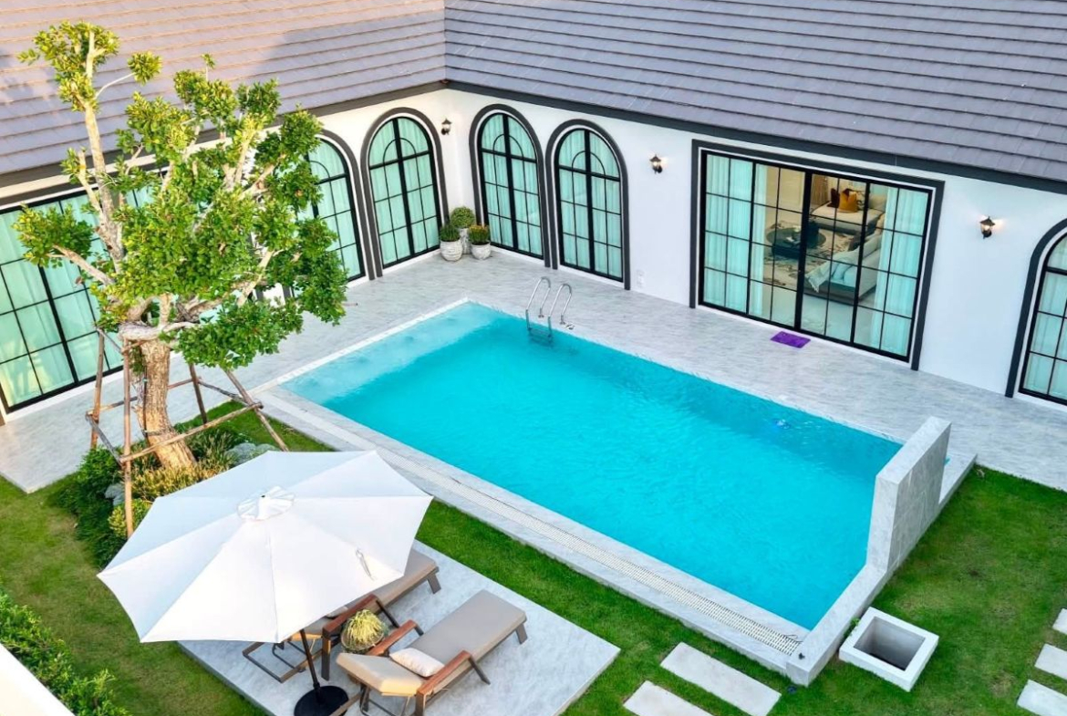 HS1478 – 5Bedroom Luxury Pool Villa for Sale in Pornprapa Nimit 32 in Soi Siam Country Club