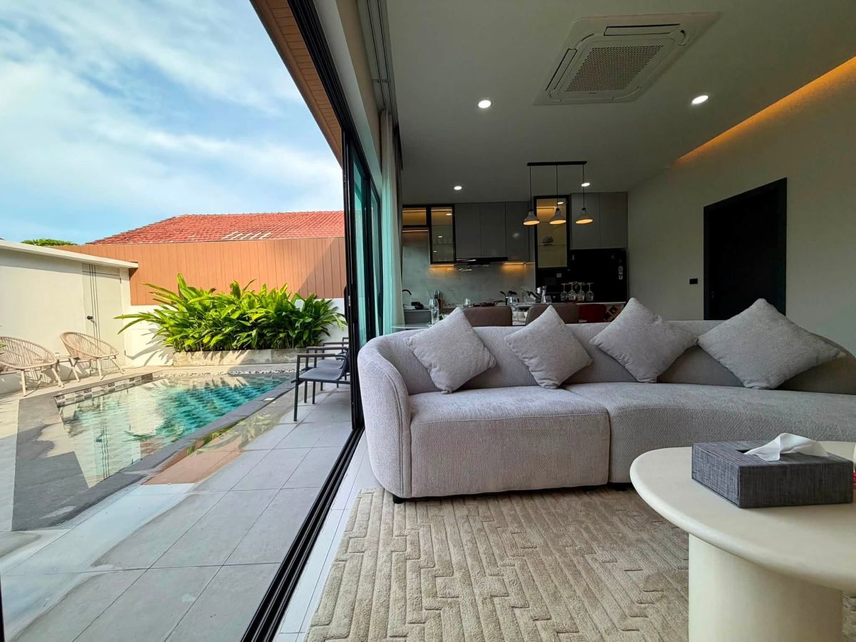 HS1472 – 3Bedrooms Modern Pool Villa House for Sale in Central Pattaya