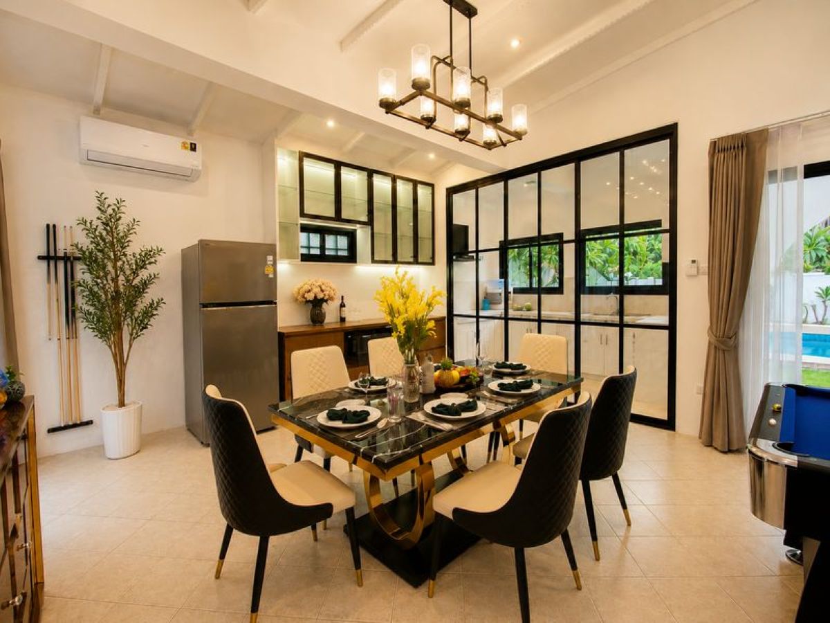 HR0886 – 4Bedrooms Pool Villa for Rent in Palm Springs Village in Soi Siam Country Club