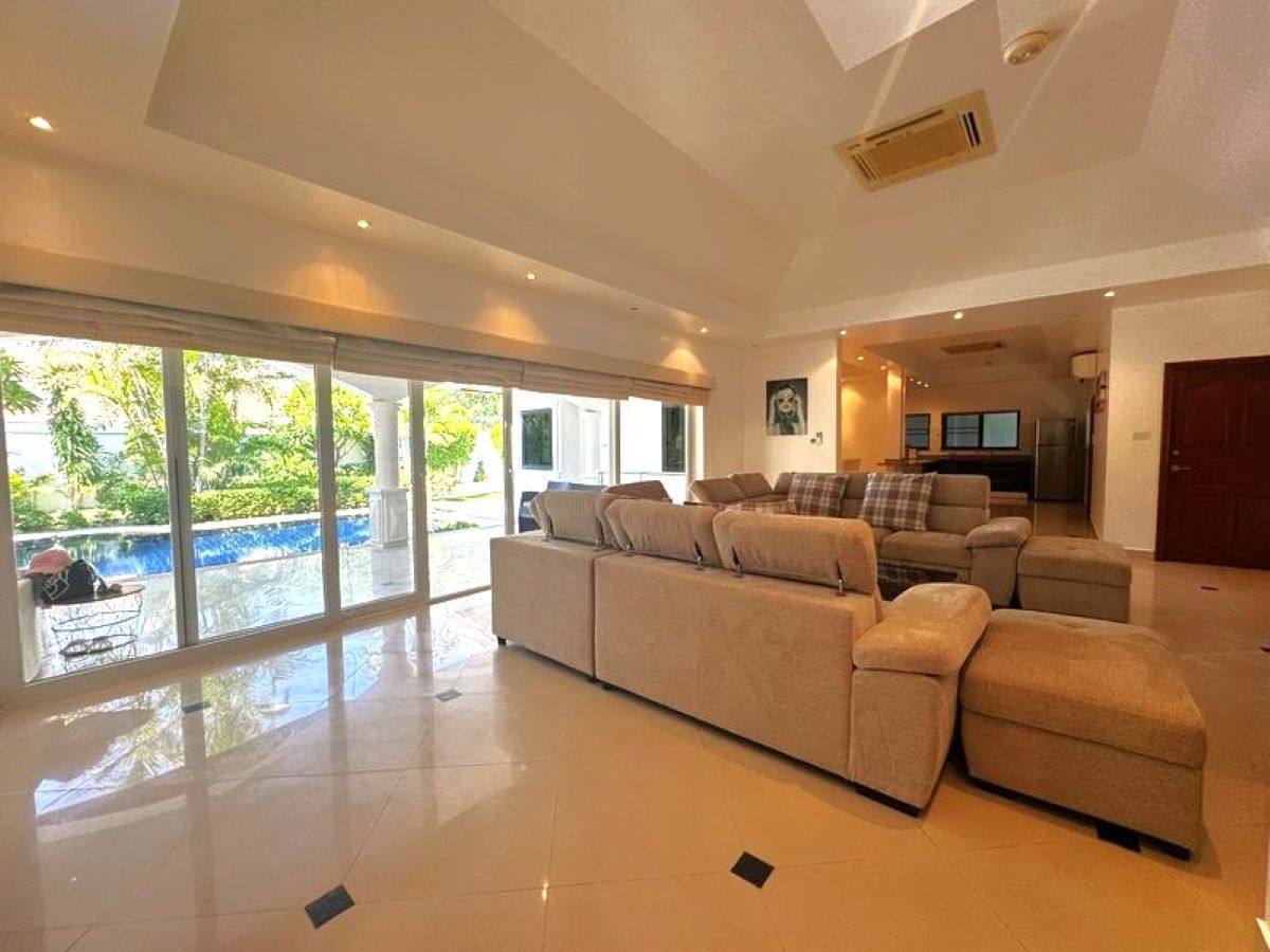 HR0889 – 3Bedroom Pool Villa House for Rent in Jomtien Park Village in Jomtien