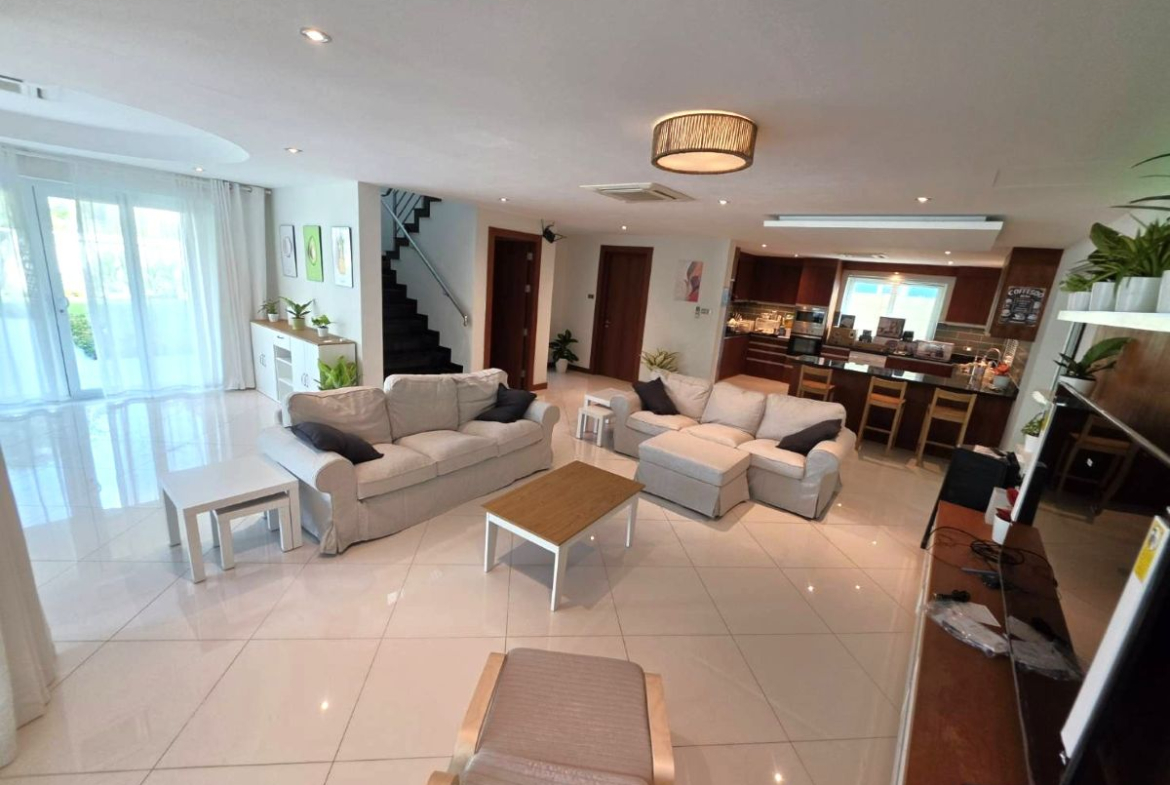 HR0890 – 4Bedroom Pool Villa House for Rent in Green Field 5 in Nong Pla Lai