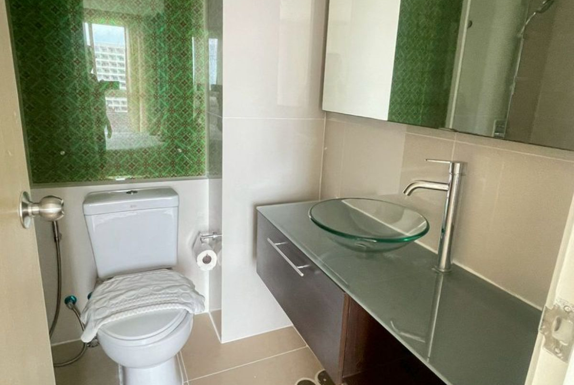 CS0997 – 1Bedroom Condominium for Sale in Grand Caribbean Condo in Thap Praya Rd.
