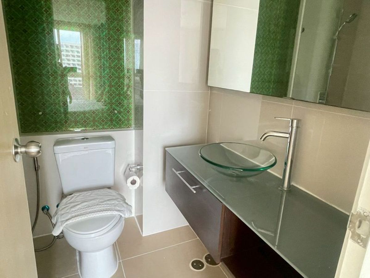 CS0997 – 1Bedroom Condominium for Sale in Grand Caribbean Condo in Thap Praya Rd.