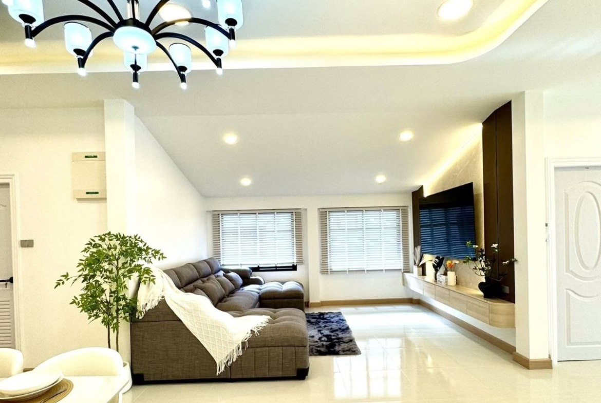 HS1470 – 3Bedroom Single House for Sale in Permsap Village in Soi Saim Country Club
