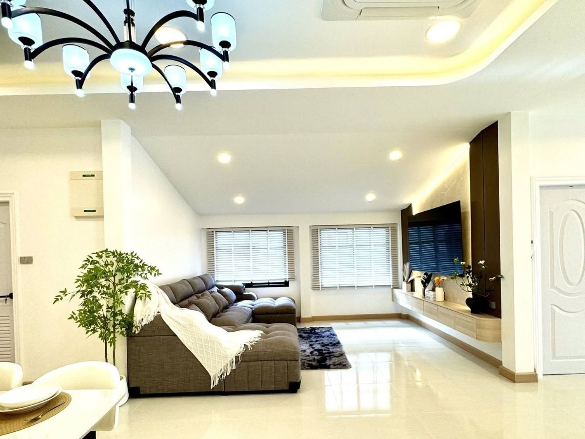 HS1470 – 3Bedroom Single House for Sale in Permsap Village in Soi Saim Country Club