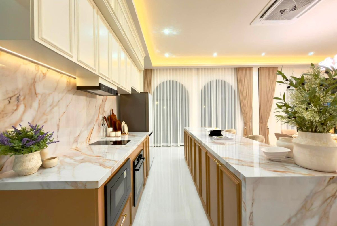 HS1478 – 5Bedroom Luxury Pool Villa for Sale in Pornprapa Nimit 32 in Soi Siam Country Club