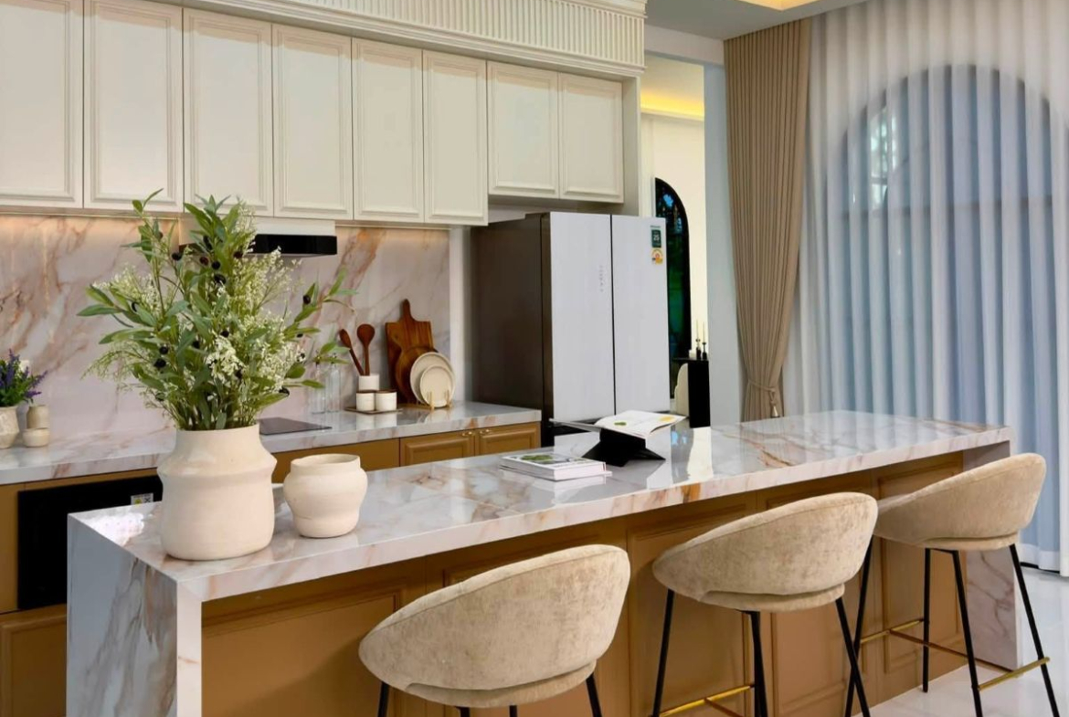 HS1478 – 5Bedroom Luxury Pool Villa for Sale in Pornprapa Nimit 32 in Soi Siam Country Club