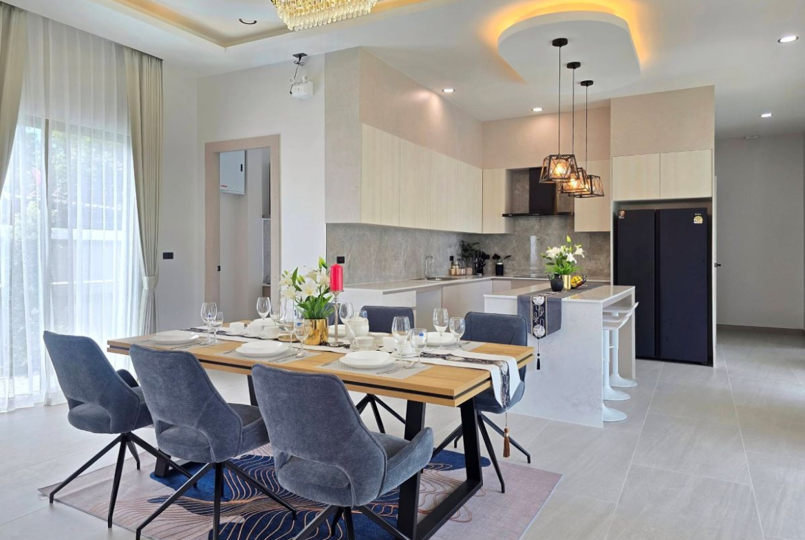 HS1481 – 4Bedroom Pool Villa House for Sale in The Private 22 in Soi Chaiyaporn Vithee