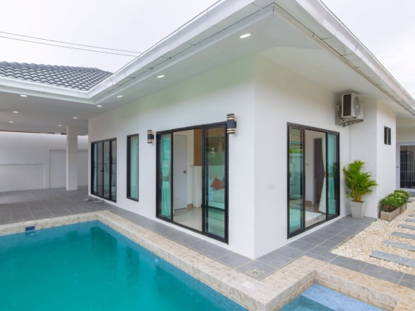 HS1494 – 3Bedroom Pool Villa House for Sale in Village Ek Mongkol 4/1 in Khao Talo