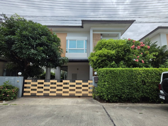 HS1501 – 3Bedroom 2-Storey Single House for Sale in Patta Village in Mabprachan