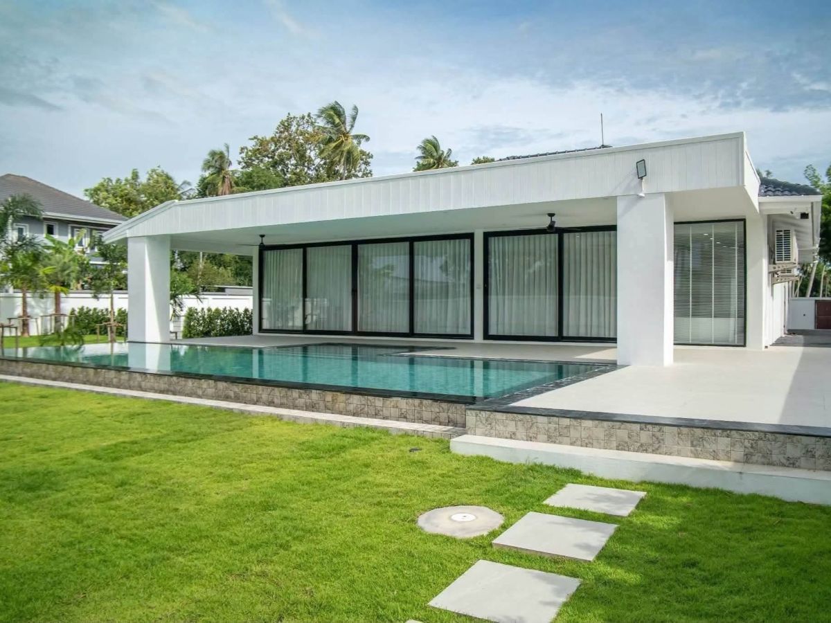 HS1502 – 5Bedroom Luxury Pool Villa House for Sale in Huay Yai