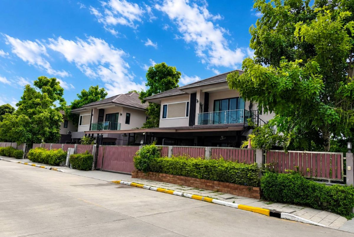 HS1503 – 3Bedroom Pool Villa House for Sale in The Lake Village in Huay Yai
