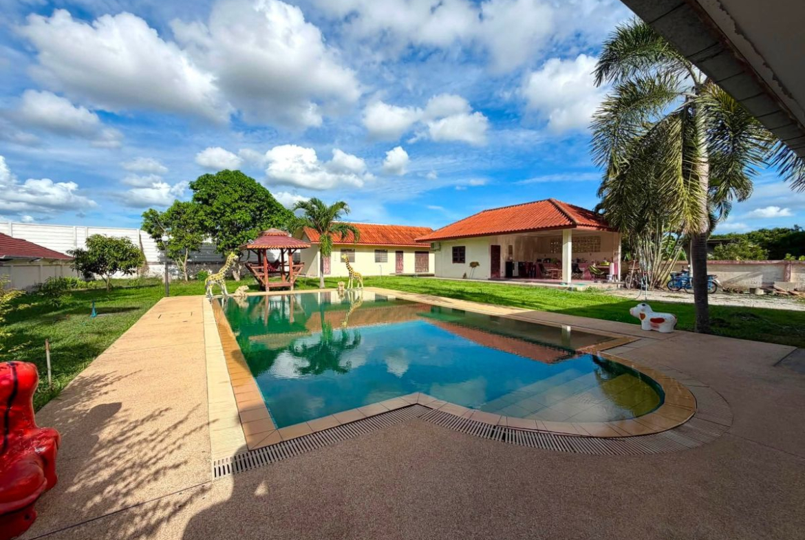 HS1506 – 4Bedroom Pool Villa House for Sale in Huay Yai