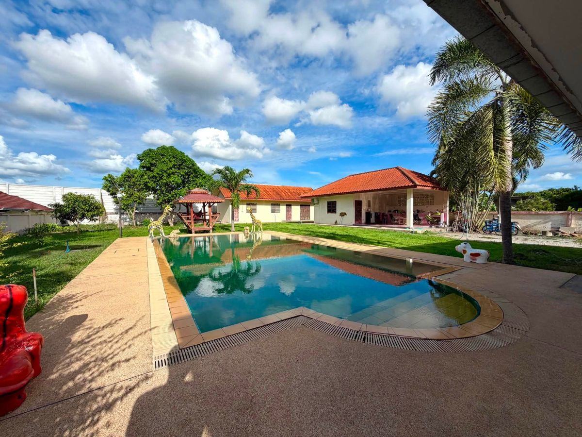 HS1506 – 4Bedroom Pool Villa House for Sale in Huay Yai