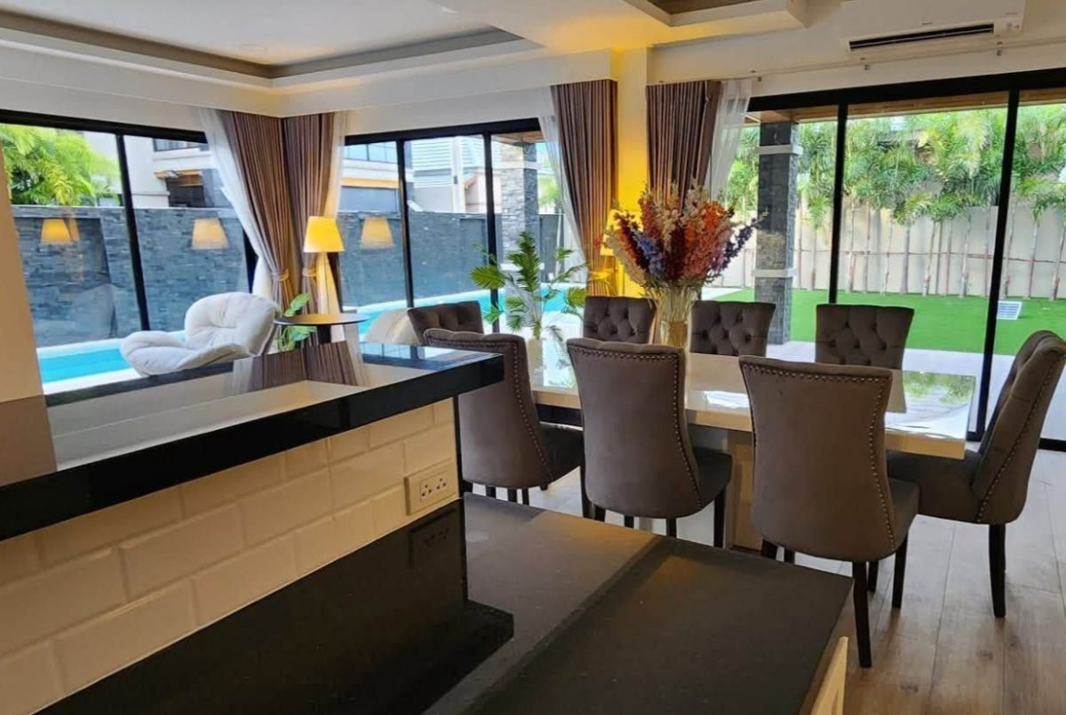 HS1490 – 5Bedroom Luxury Pool Villa House for Sale in The Shades Villas in Mapprachan