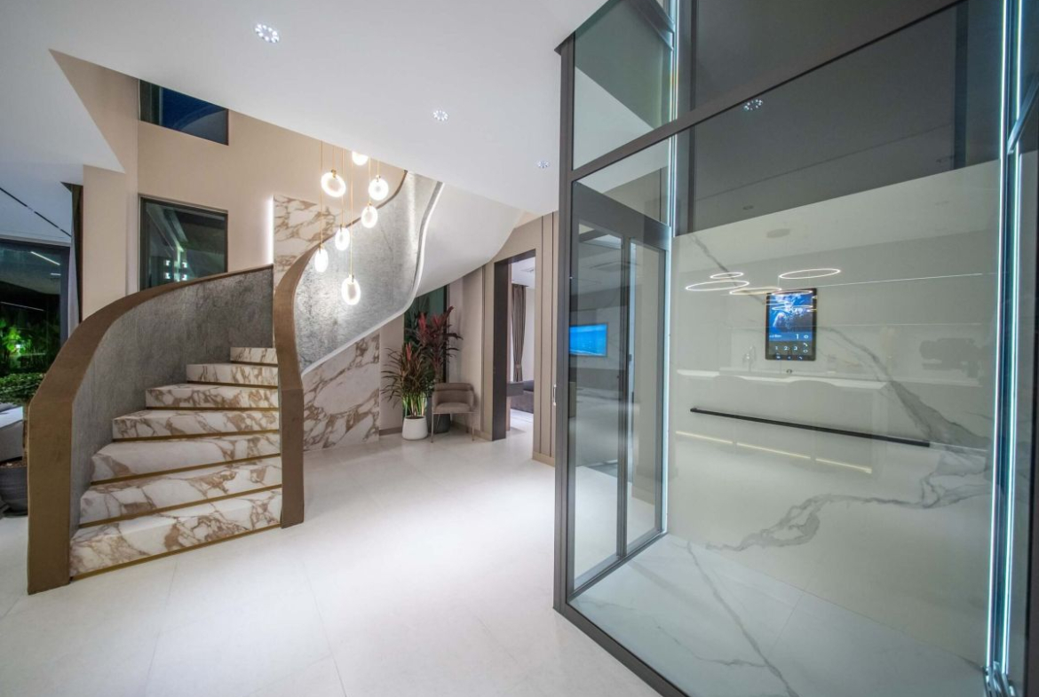 HS1489 – 7Bedroom 3-Storey Luxury Pool Villa House for Sale in Villa Nagawari in Na jomtien