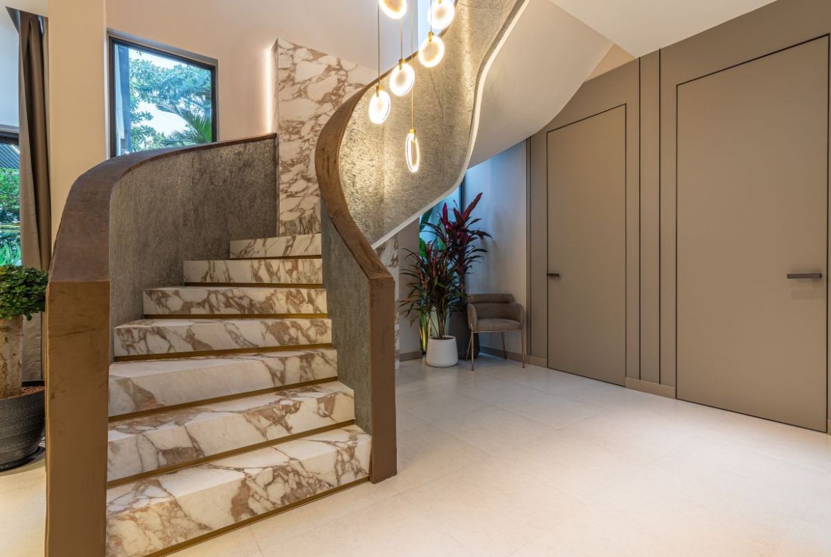 HS1489 – 7Bedroom 3-Storey Luxury Pool Villa House for Sale in Villa Nagawari in Na jomtien