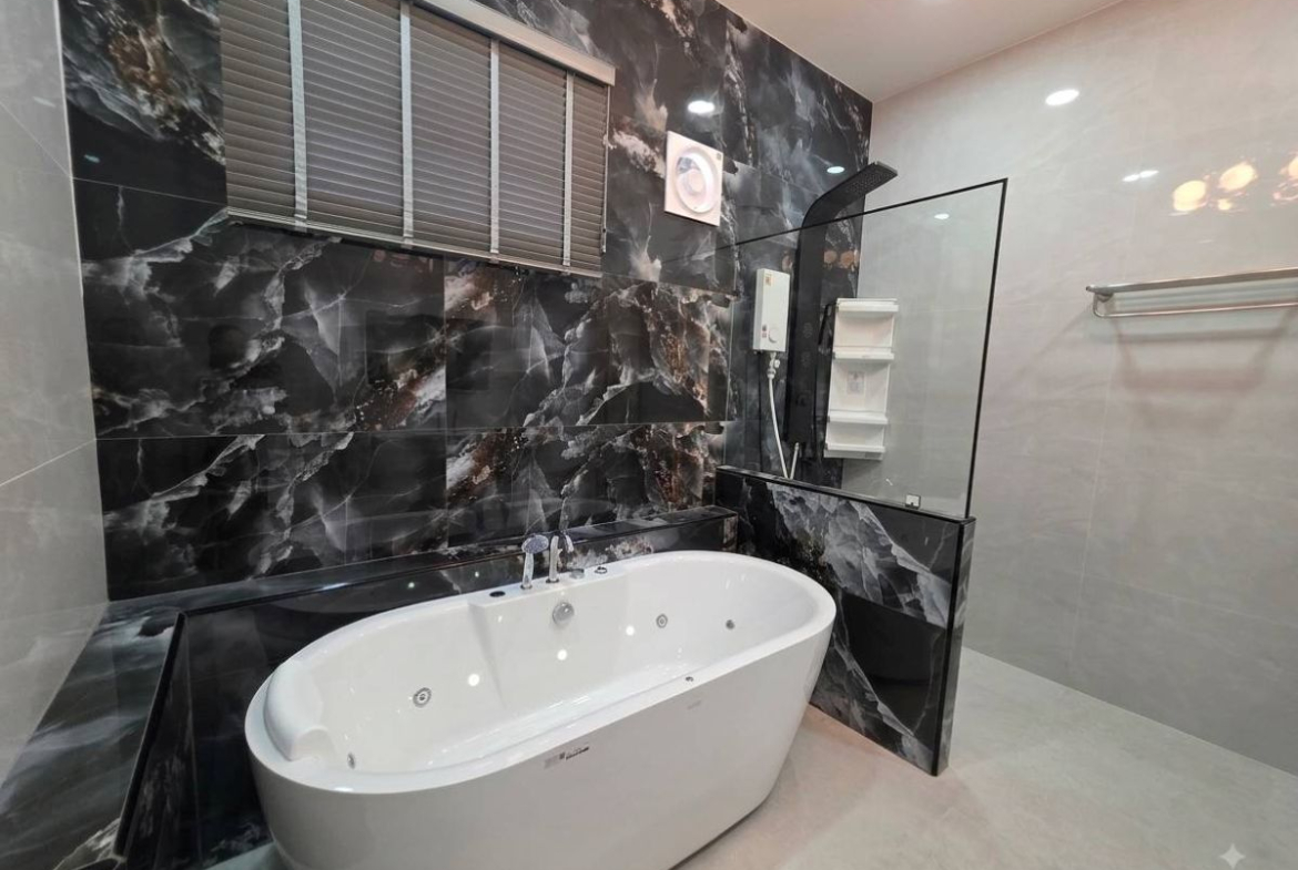 HS1500 – 4Bedroom Pool Villa House for Sale in VJ Land in Soi Siam Country Club